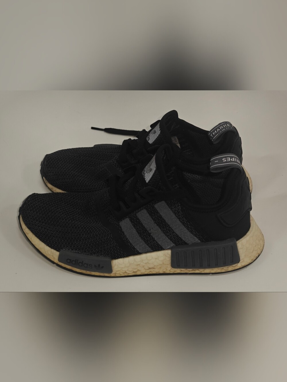 Adidas NMD R1 V2 Men’s 8 Black White Running Sneakers No Insoles